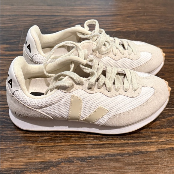 Veja Women's Off-White Sneakers - Picture 2 of 3